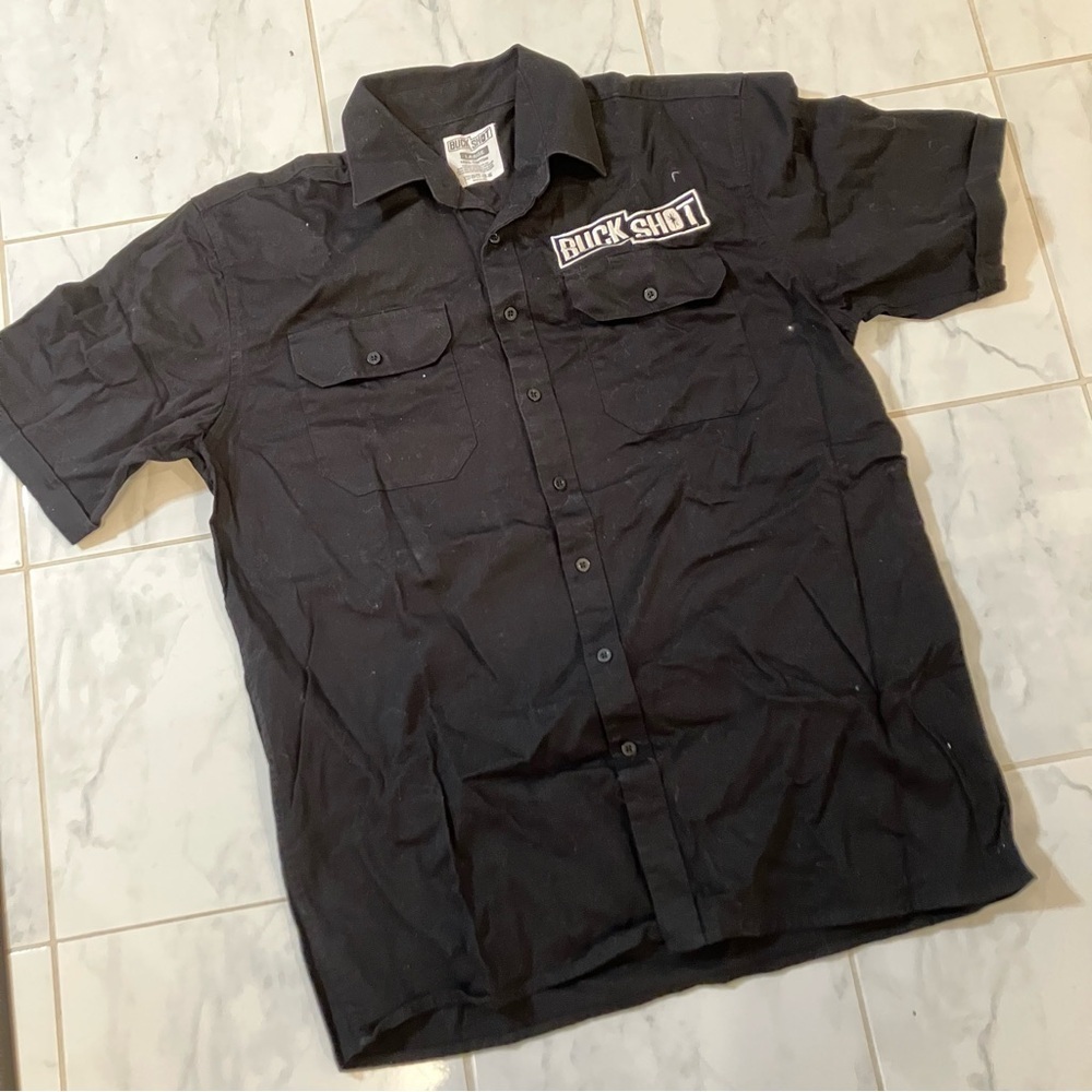 Black Men's black short sleeve button up Shirt. EUC!